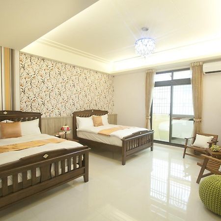 Mrs. Zhuang Homestay Hualien Buitenkant foto